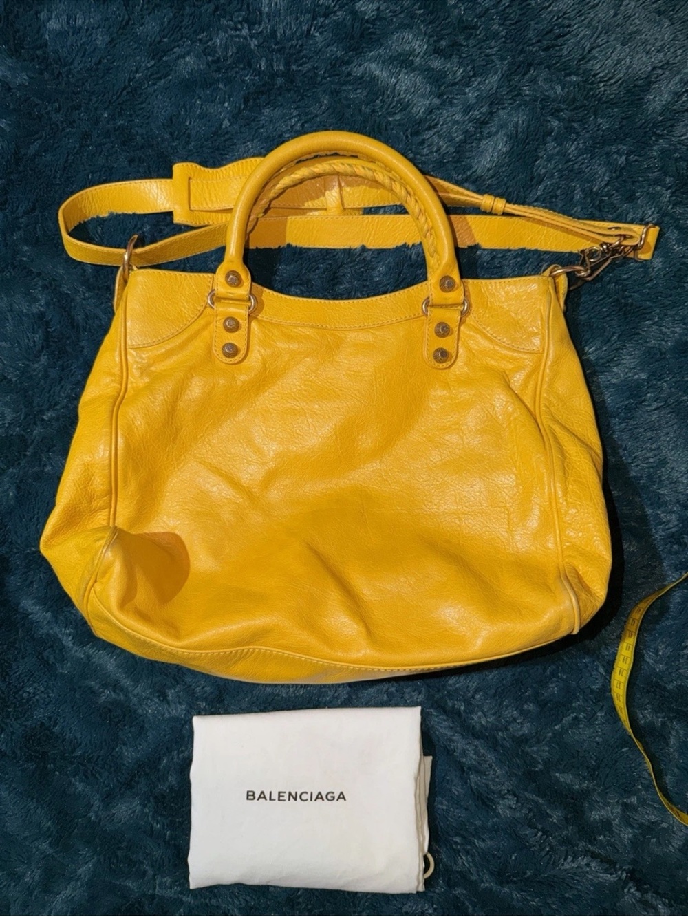 Balenciaga Yellow Leather Shoulder Tote with Zip Pocket - Picture 2 of 12